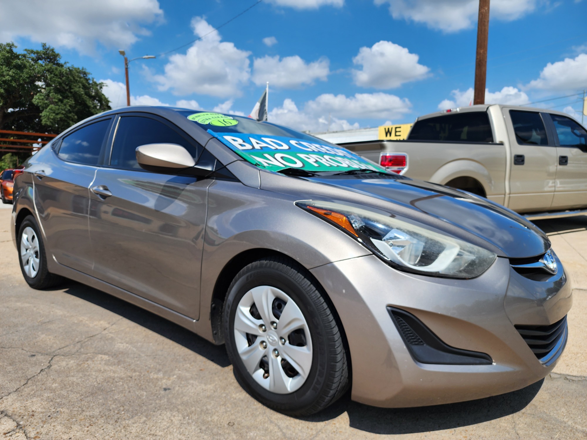 2016 BROWN Hyundai Elantra SE (5NPDH4AEXGH) with an 1.8L L4 DOHC 16V engine, 6-Speed Automatic transmission, located at 2660 S.Garland Avenue, Garland, TX, 75041, (469) 298-3118, 32.885387, -96.656776 - Welcome to DallasAutos4Less, one of the Premier BUY HERE PAY HERE Dealers in the North Dallas Area. We specialize in financing to people with NO CREDIT or BAD CREDIT. We need proof of income, proof of residence, and a ID. Come buy your new car from us today!! This is a Very clean 2016 HYUNDAI ELA - Photo #1